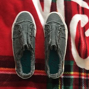 Blowfish sneakers size 6